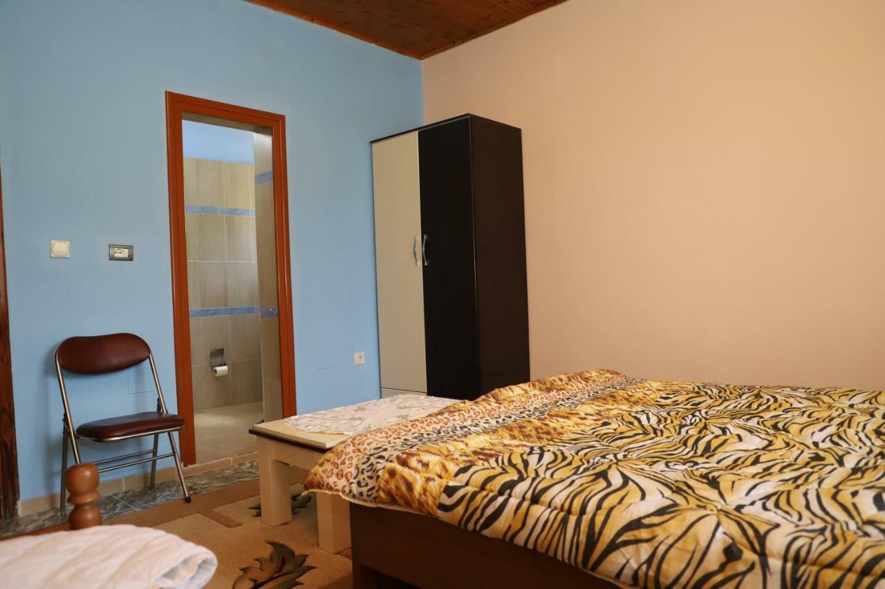 Guest House Pashollari Berat Exterior foto